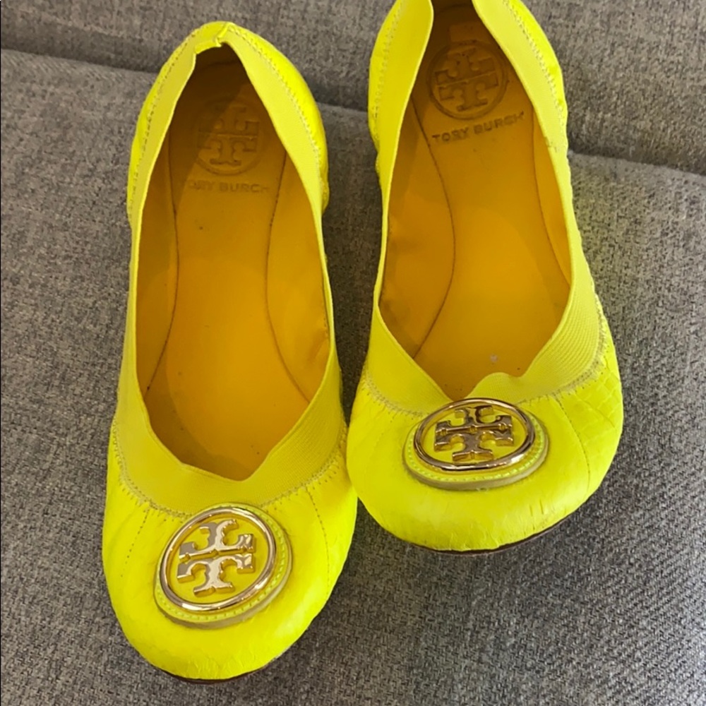 Tory Burch flats comes when box